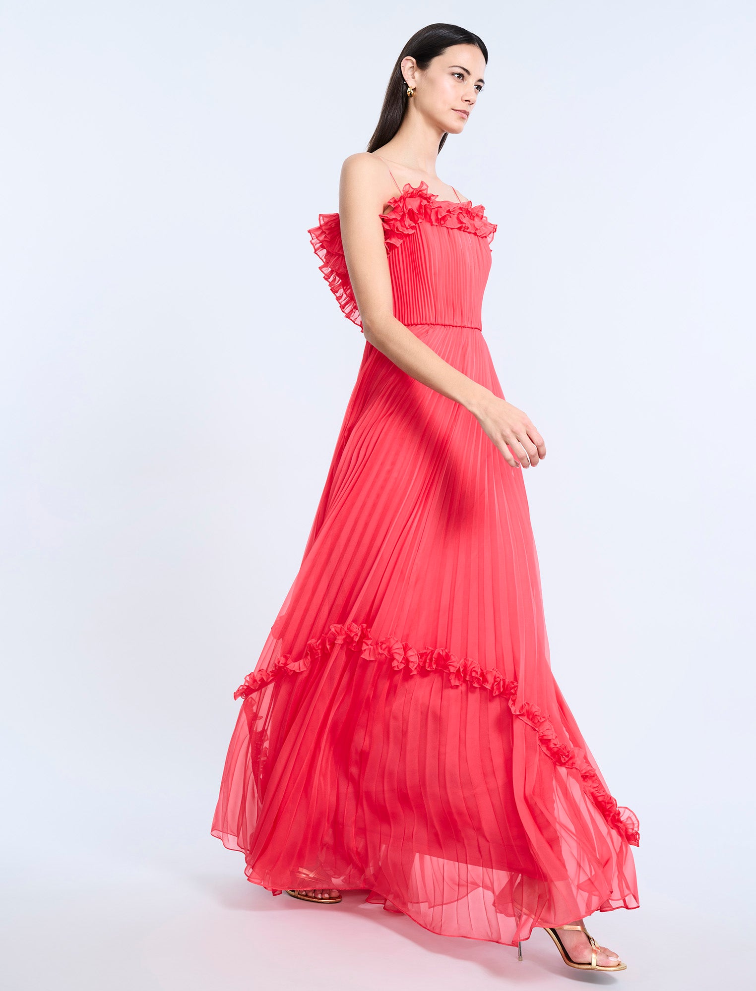Shirring Ruffle Gown BCBGMAXAZRIA Shirring Ruffle Gown BCBGMAXAZRIA