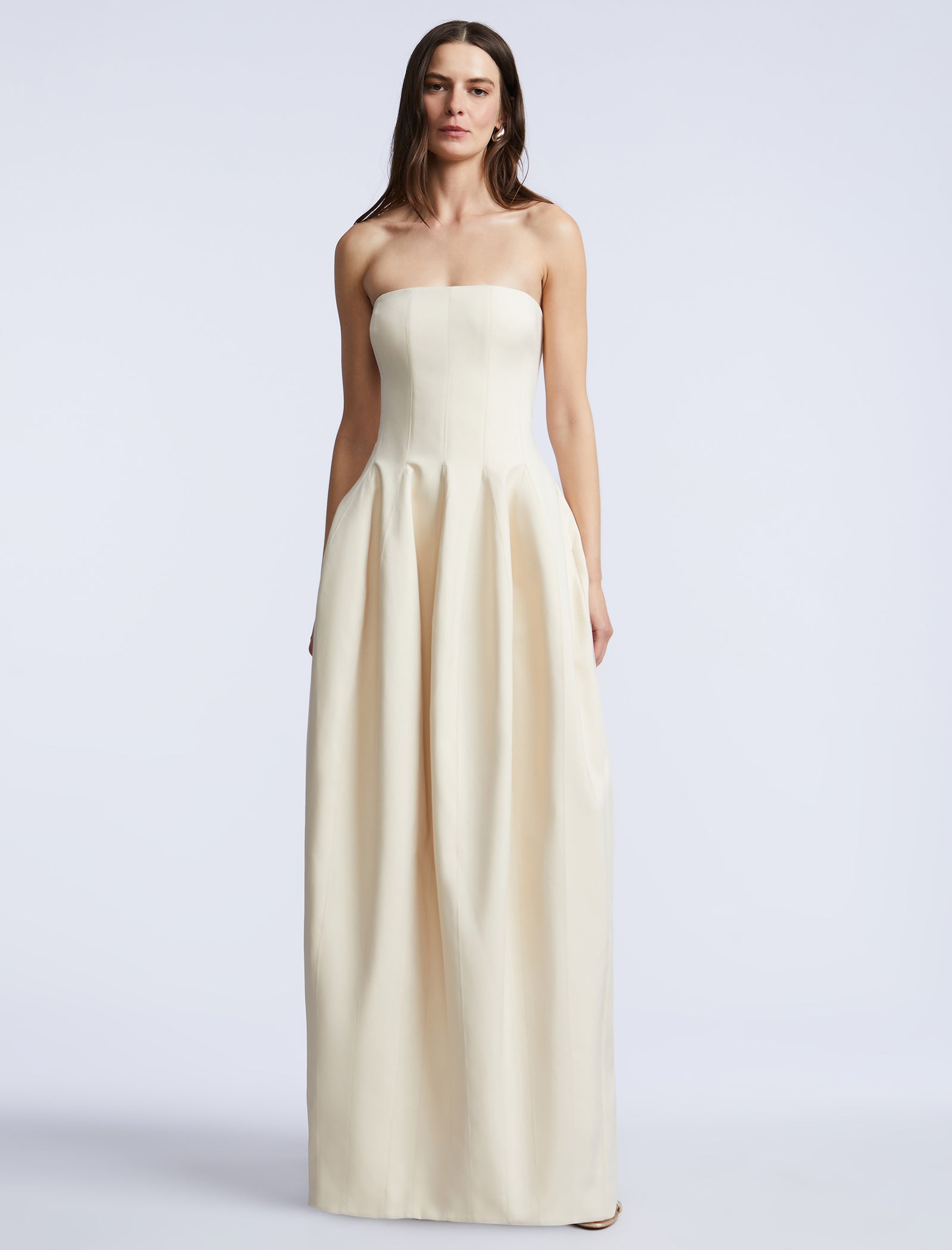 Solid Structured Gown – BCBGMAXAZRIA