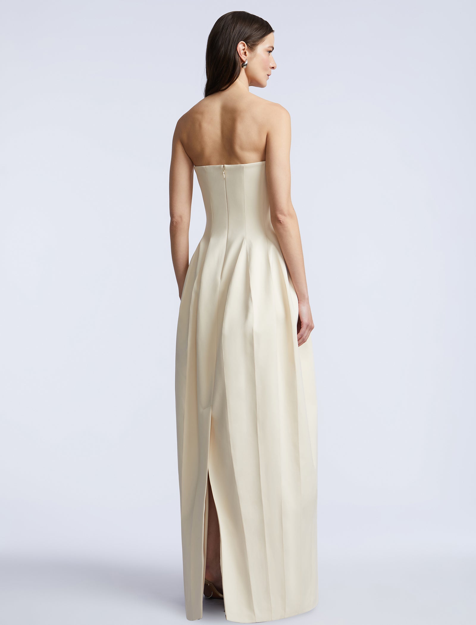 Solid Structured Gown – BCBGMAXAZRIA